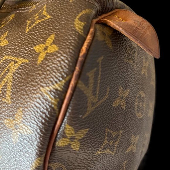 LOUIS VUITTON Speedy 30 Monogram Canvas Handbag with Gold Hardware - Picture 12 of 16